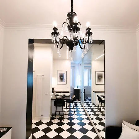Apartment Black And White In Downtown With Ac, Wifi And Subway M1 M2 Airoport Connected, Station