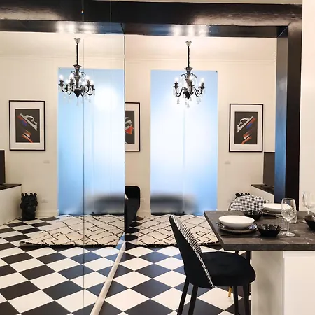 Black And White In Downtown With Ac, Wifi And Subway M1 M2 Airoport Connected, Station * Milan