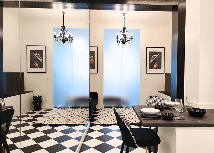 Black And White In Downtown With Ac, Wifi And Subway M1 M2 Airoport Connected, Station * Милан